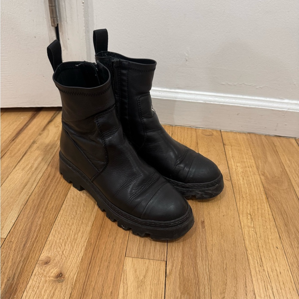 Bimba y Lola Black Leather Boots